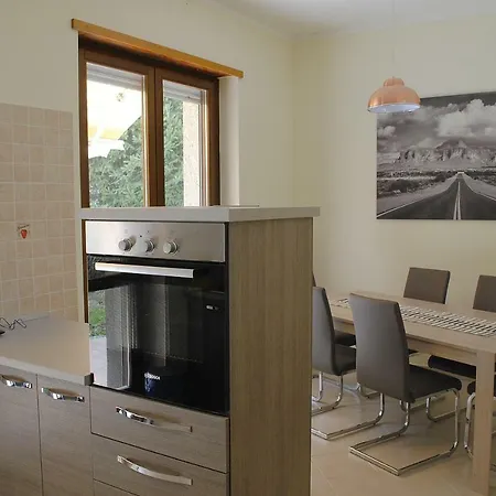 Ferienhaus Mirelia Rosta